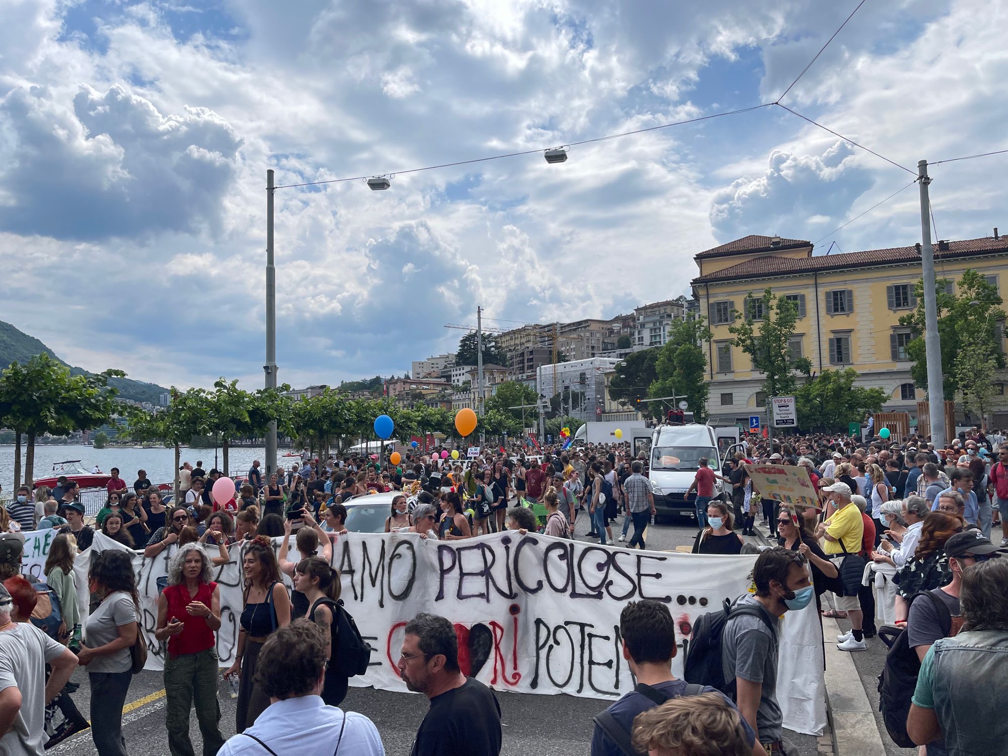 BACKSTAGE Magazine # 29 | Lugano è in fiamme | Luganeshenko? No grazie!