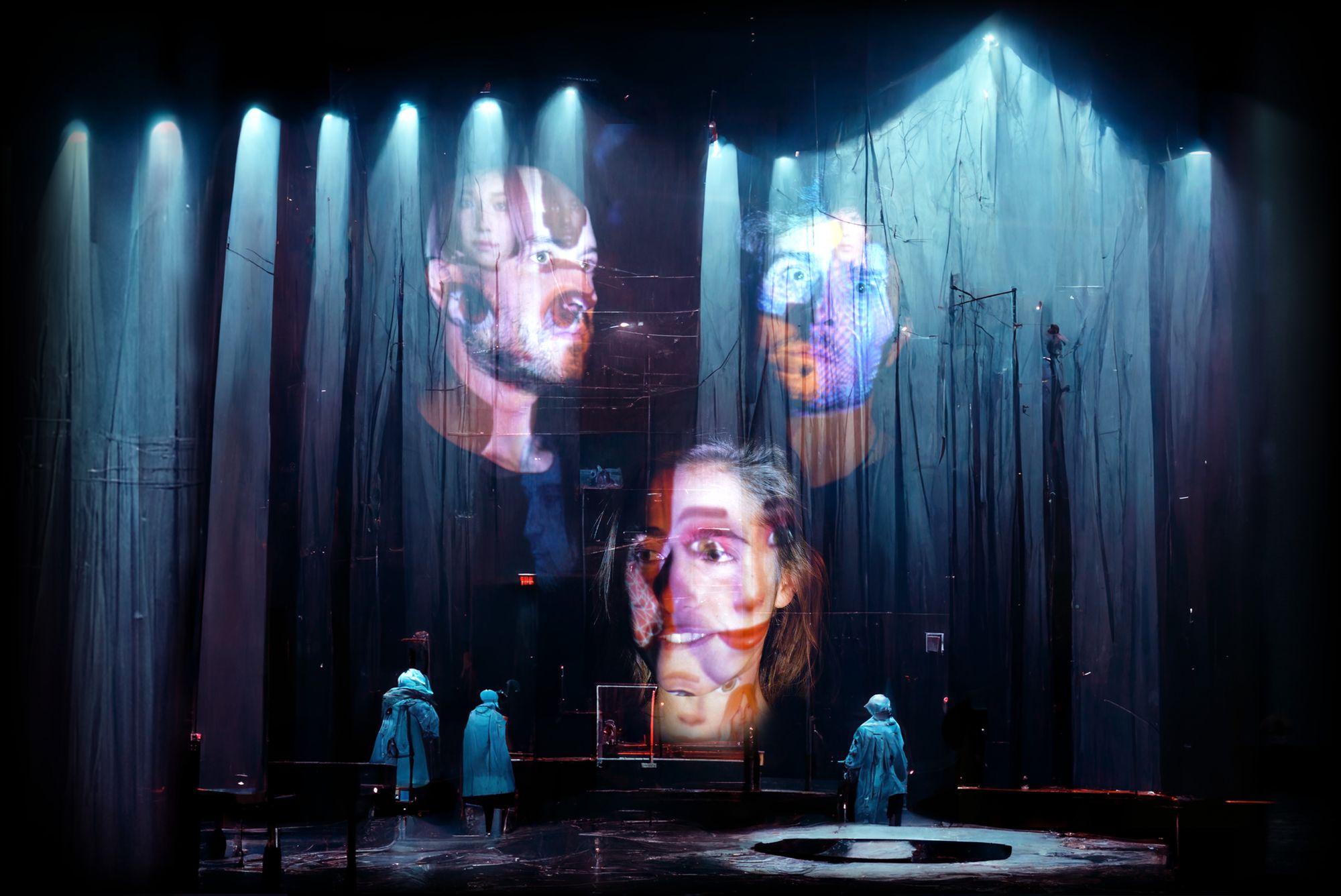 #85 Prima assoluta di REPLIKA anno 2052, il 18 novembre 2022 al Teatro Foce di Lugano | Oggi esce episodio 4 del podcast METAMOSAIC